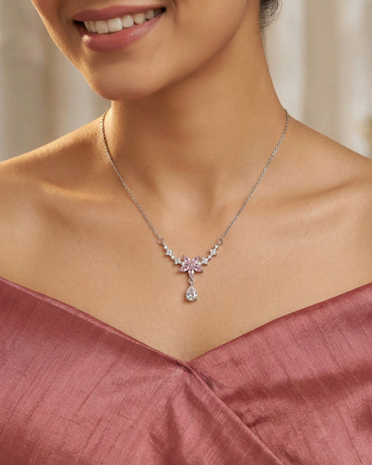 LILLY FLOWER Necklace