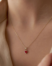 Load image into Gallery viewer, VALENTINO HEART CHAIN