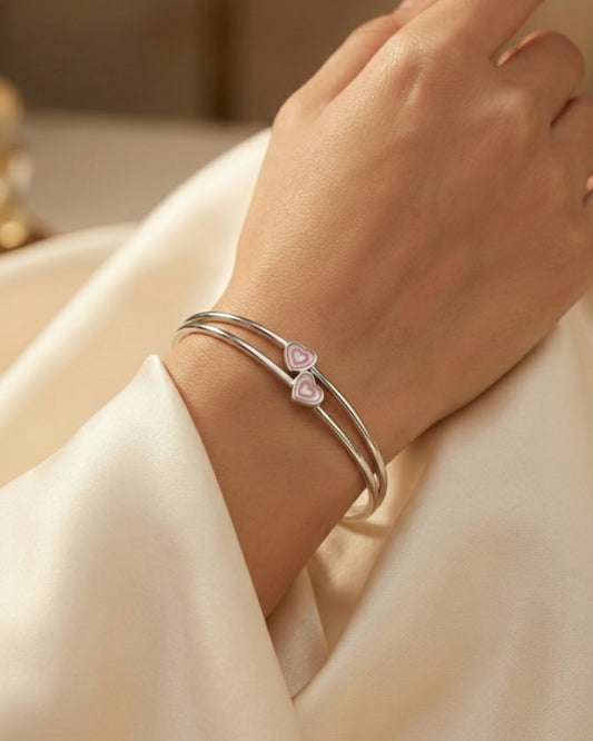 Twin Hearts Embrace Kada