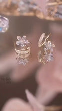 Load and play video in Gallery viewer, Gorgeous Flower 🌺 diamond earring
