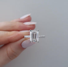 Load image into Gallery viewer, EMERALD CUT DIAMOND 💎 RING - Stylishever
