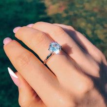 Load image into Gallery viewer, SPARKLING DIAMOND RING - Stylishever
